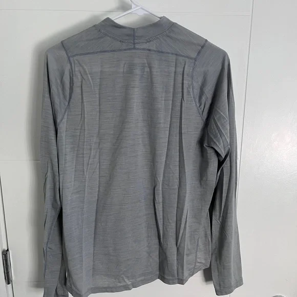 Janji Women’s Repeat Merino Long Sleeve in Silver Needle - Picture 3 of 4